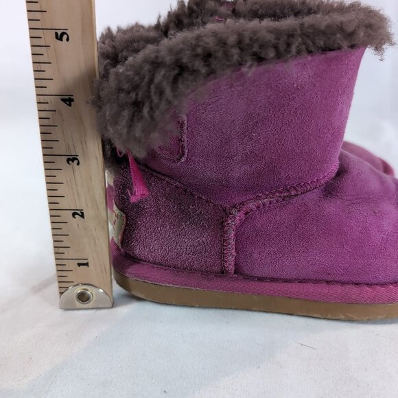 UGG Auzland Sheepskin Pink Boots Booties Girls Youth 9/10 EU 29 Short Bow - Picture 14 of 14